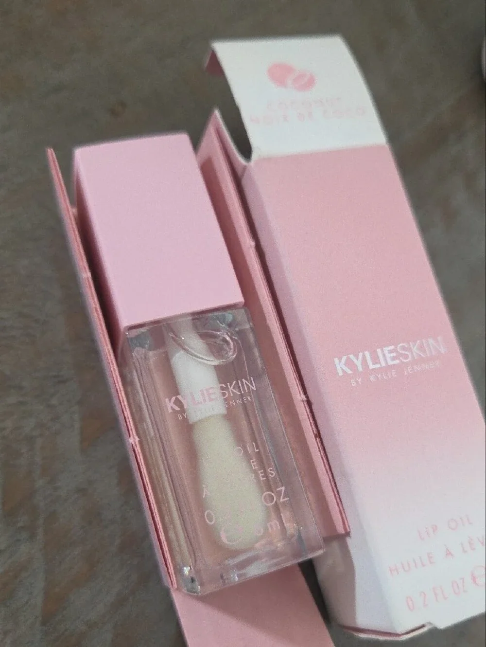KYLIE SKIN Coconut Lip Oil — Pink
